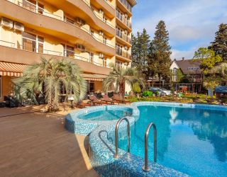 Отель "Грейс Кристалл" / "Grace Crystal"