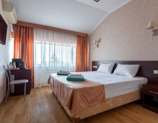 Отель "Грейс Кристалл" / "Grace Crystal"