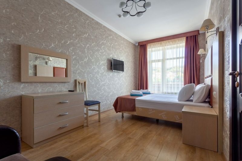 Отель "Грейс Кристалл" / "Grace Crystal"